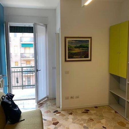 Cozy 1-Room Studio In Giambellino Milão Exterior foto